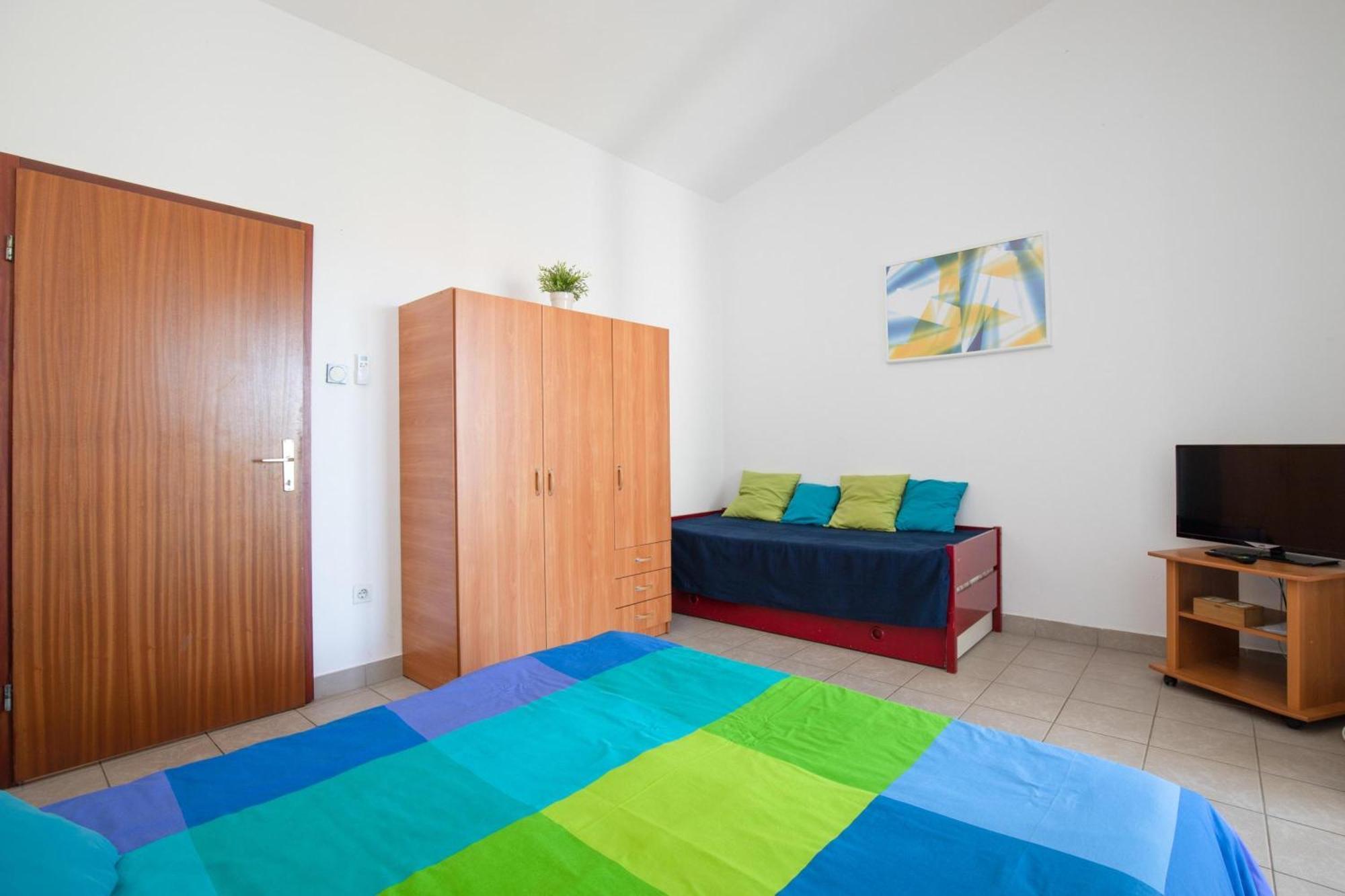Apartments Brankica Island - Happy Rentals Вантачичі Екстер'єр фото