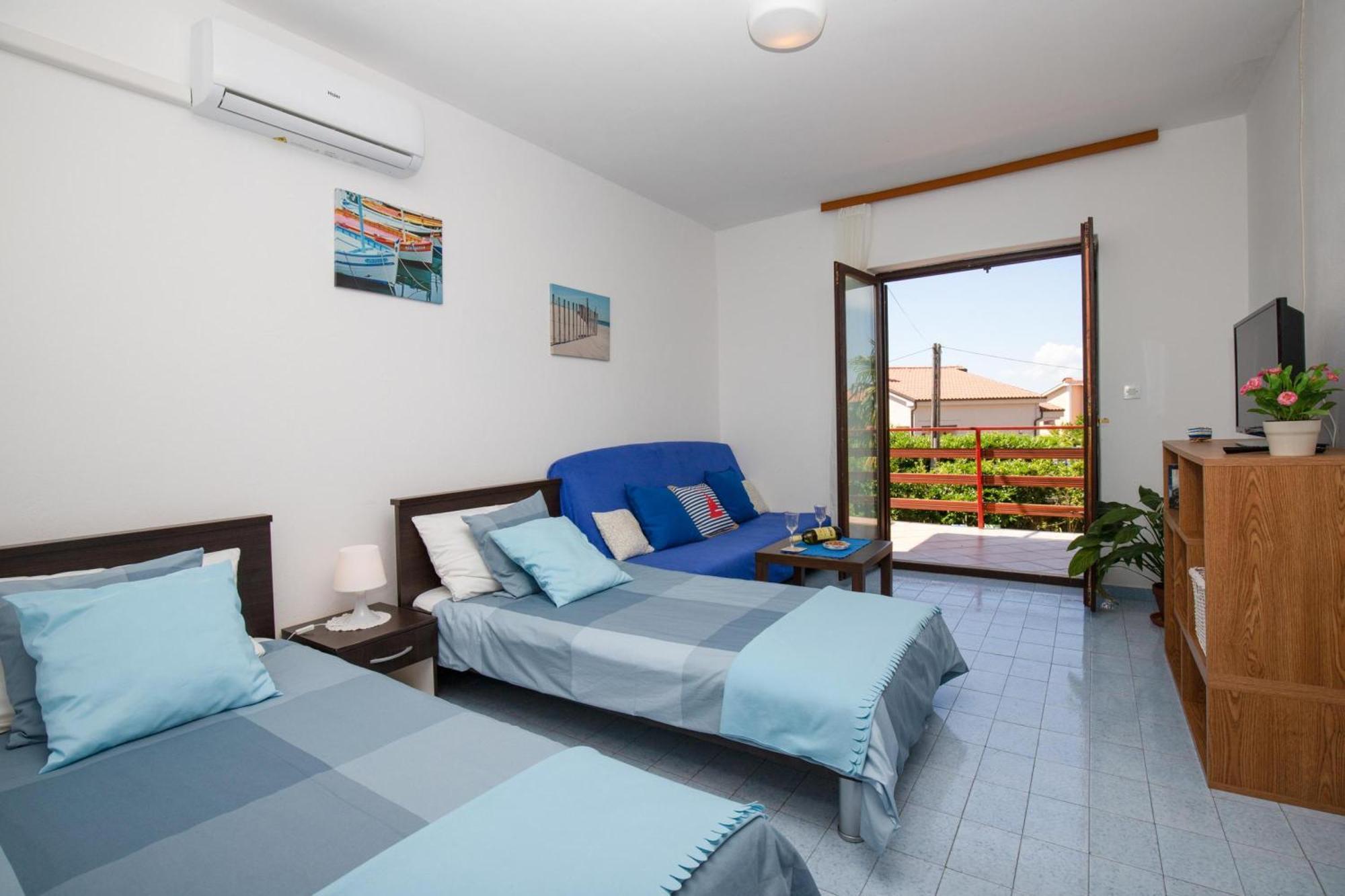 Apartments Brankica Island - Happy Rentals Вантачичі Екстер'єр фото